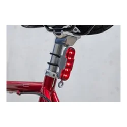 Reelight Stadium lygtes�t USB-genopladelig 7 funk. 65/25 Lumen for/bag gr�