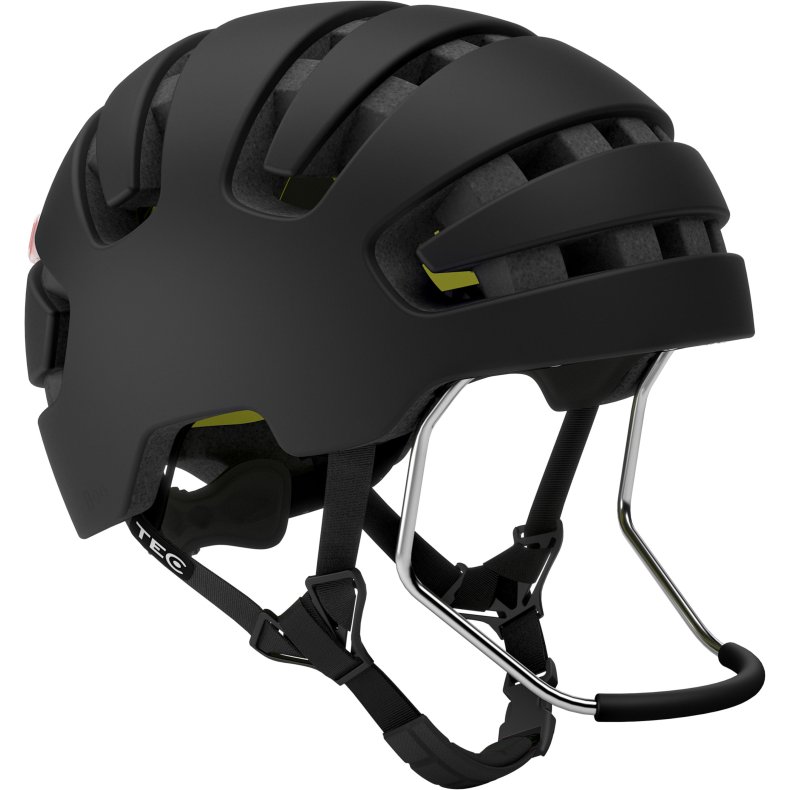 HJELM BOO SORT FRA KILDEMOES MED HAGEBESKYTTER