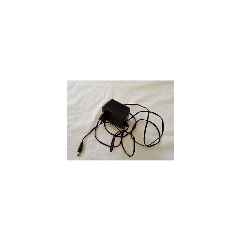 STR�MFORSYNING 9V 1000 mA kettler